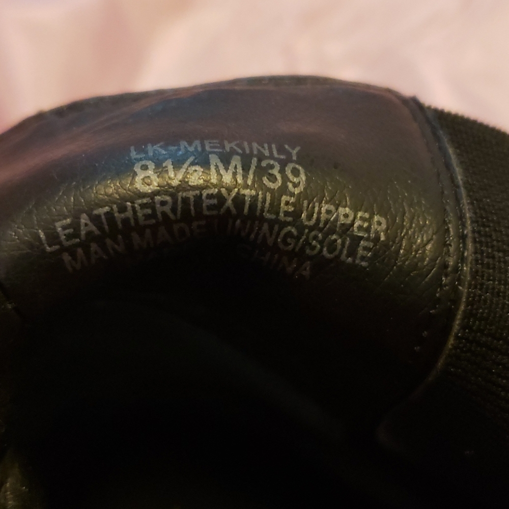 Boots - Picture 5 of 10